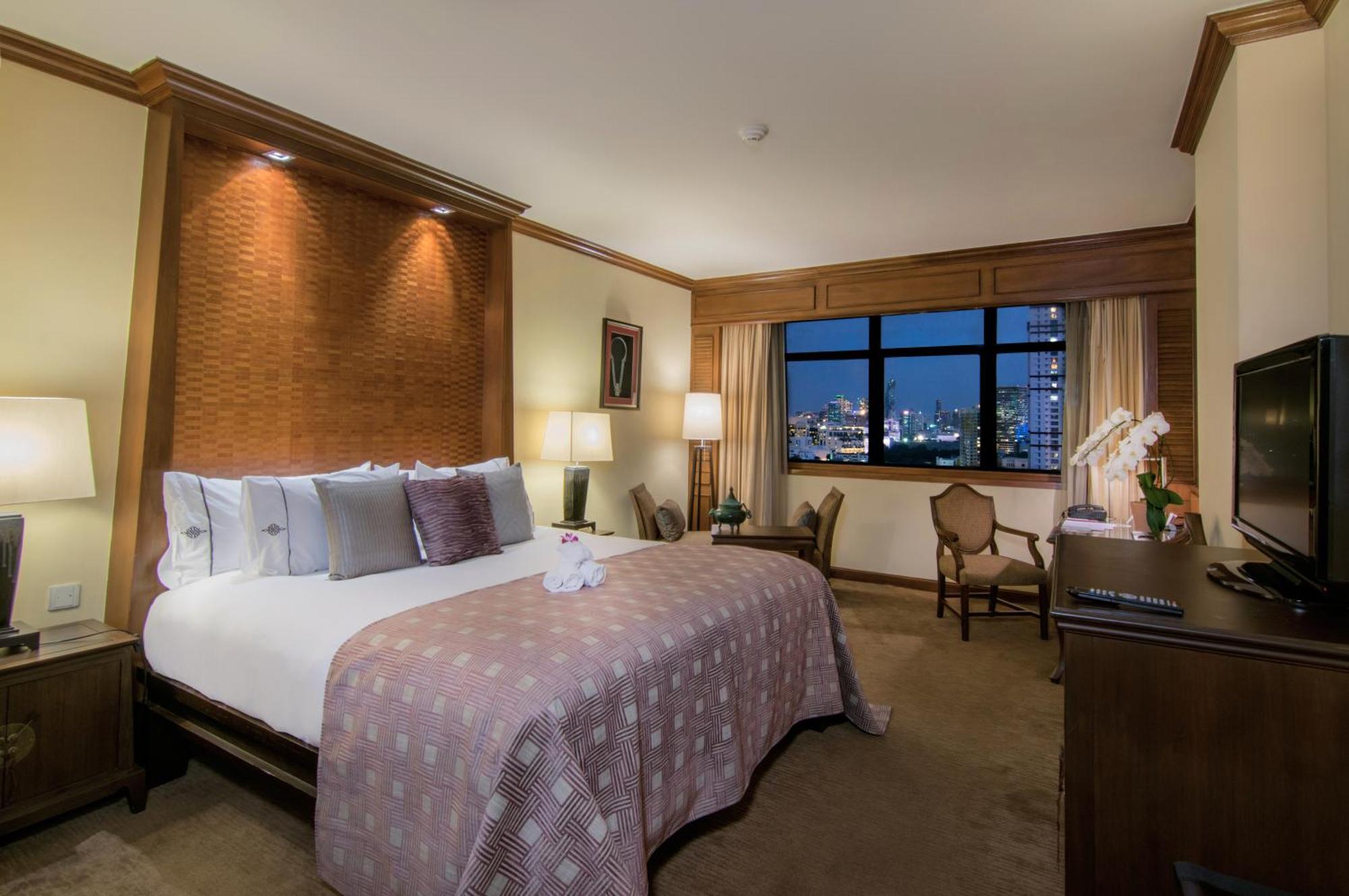 The Sukosol Hotel Bangkok Eksteriør billede A guest room at the Four Seasons Hotel
